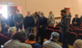 Александр Гусев на встрече с погорельцами.