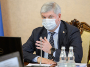 Губернатор Александр Гусев.