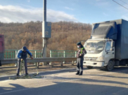 Госавтоинспекторы помогли водителю.