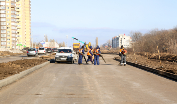 Вадим Кстенин проинспектировал реконструкцию дороги на Острогожской.