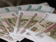 Мужчина украл деньги из автомата с водой.
