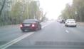 Водитель выехал на встречную полосу.