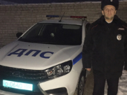 Сотрудник ГАИ помог автомобилисту.
