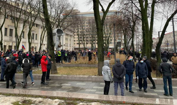 Акция прошла около памятника Пушкину.
