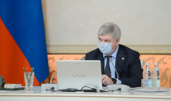Александр Гусев на заседании регионального оперативного штаба по противодействию коронавирусу.