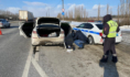Машину остановили.