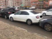 Водитель протаранил четыре авто.