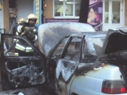 Автомобиль приехали тушить 8 спасателей.