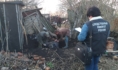 Полицейские нашли тело во дворе.