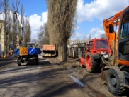 Коммунальная техника на месте коммунальной аварии.