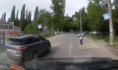 Land Rover едва не сбил мальчика.