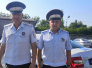 Госавтоинспекторы спасли водителя.