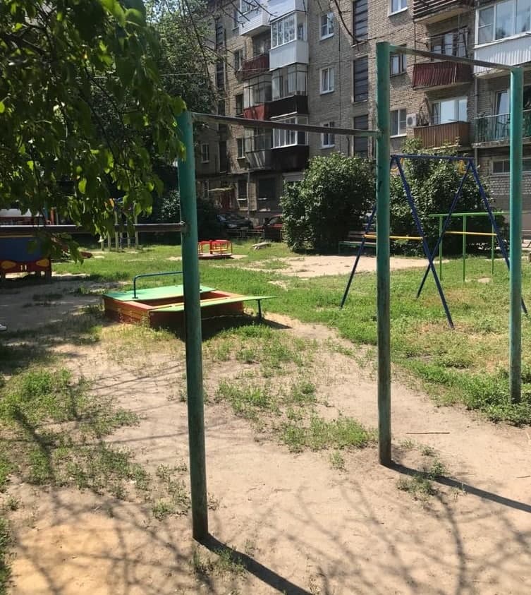 Детская площадка у дома 52 по ул. 20 лет Октября.