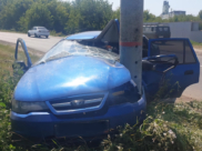 Daewoo Nexia врезалась в столб.