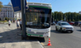 Автобус врезался в столб.