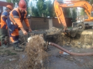 Коммунальщикам пришлось долго откачивать воду.
