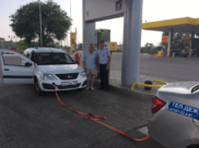 Инспекторы отбуксировали автомобиль.