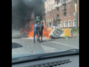 Загорелся мусор из грузовика.