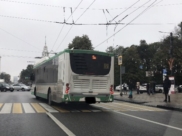 Водитель маршрутки выехал на переход.