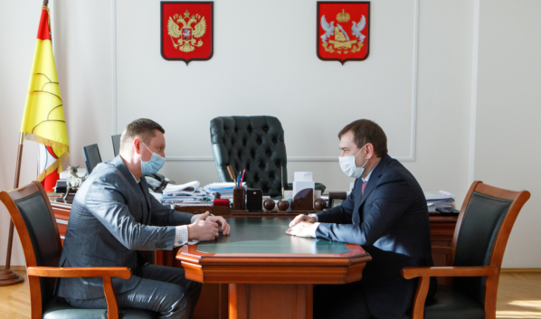 Владимир Нетёсов и Денис Чушкин провели рабочую встречу.