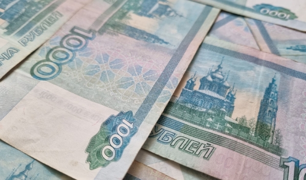 Девушка и её муж теперь должны банкам около 3 млн рублей.
