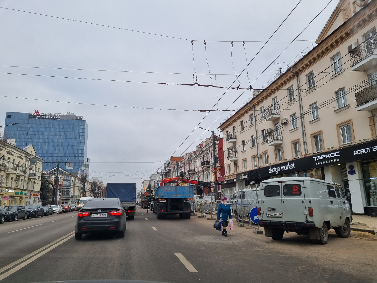 Ест проспект. Воронеж тротуар на проспекте революции. Новый тротуар Воронеж проспект революции. Улица проспект революции 38 Воронеж. Фото проспекта революции 2018.