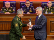 Сергей Шойгу и Александр Гусев.