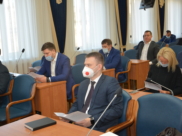 На заседании Совета горДумы.