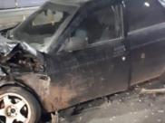 Один из авто после аварии.