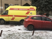 Неотложка врезалась в легковое авто.