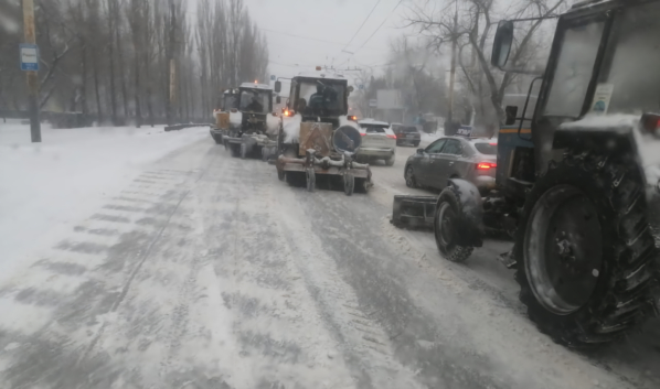 Уборка улиц Воронежа от снега.