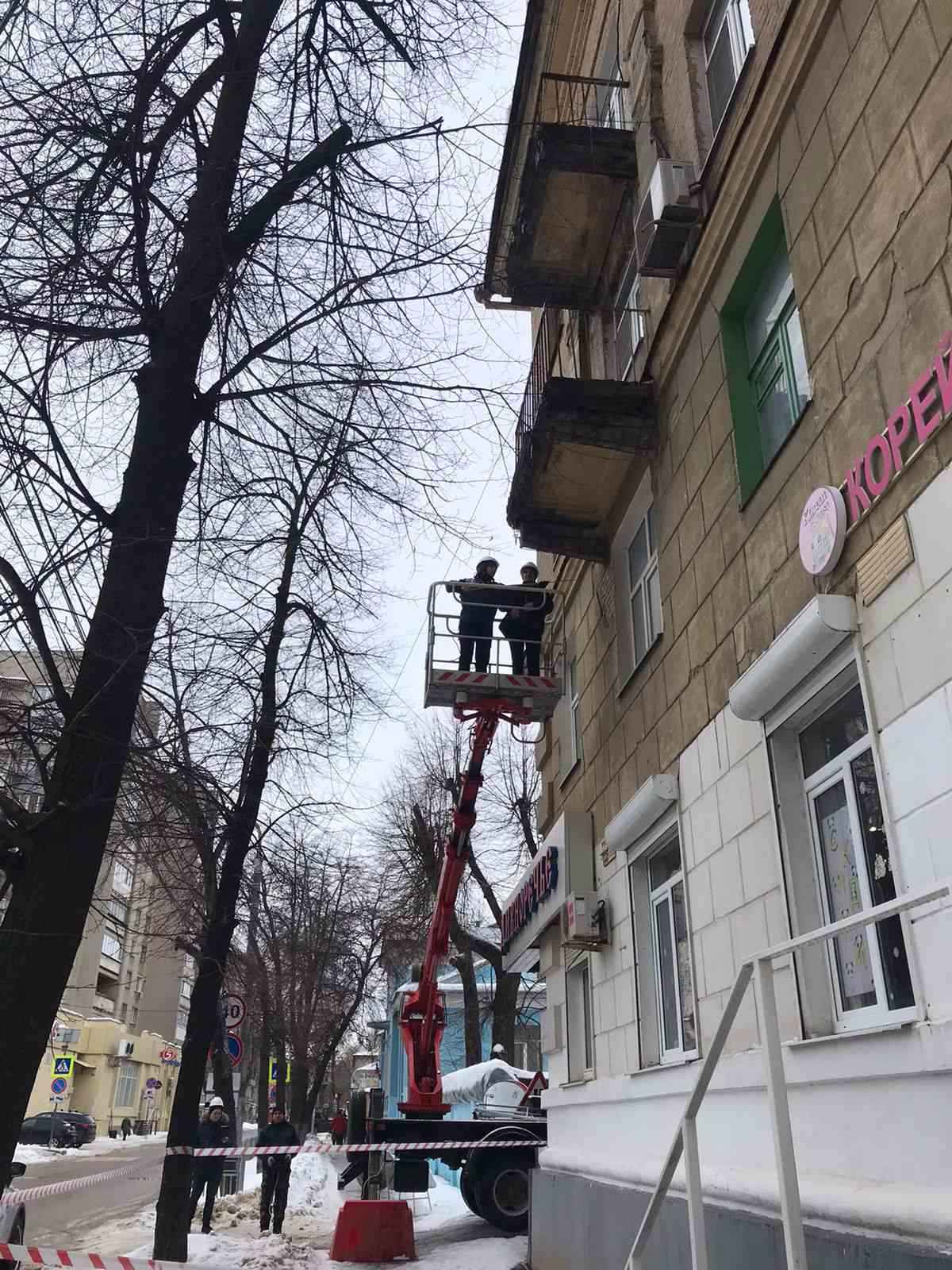 В Воронеже, скорее всего, полностью демонтируют все балконы со сталинки на  улице Пушкинской