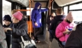 Людей доставляют в пункты временного размещения.