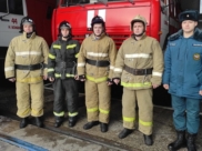 Пожарные спасли рыбака.