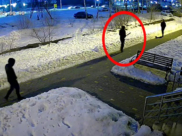 Момент нападения на воронежца.