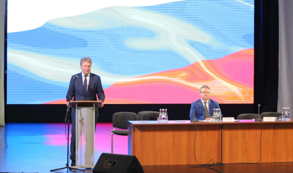 Владимир Ходырев выступил на встрече актива.