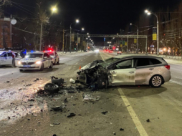 Авария призошла на встречной полосе.