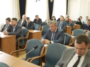 На профильной комиссии по бюджету парламентарии обсудили увеличение резервного фонда.