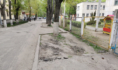 Тротуар внезапно заканчивается.