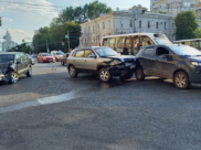 В аварии столкнулись четыре авто.
