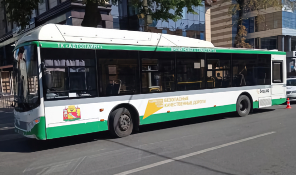 В автобусе маршрута №5а упали пассажиры.