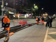 Работы идут прямо на проезжей части Московского проспекта.