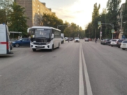 Пенсионерка упала в этом автобусе.