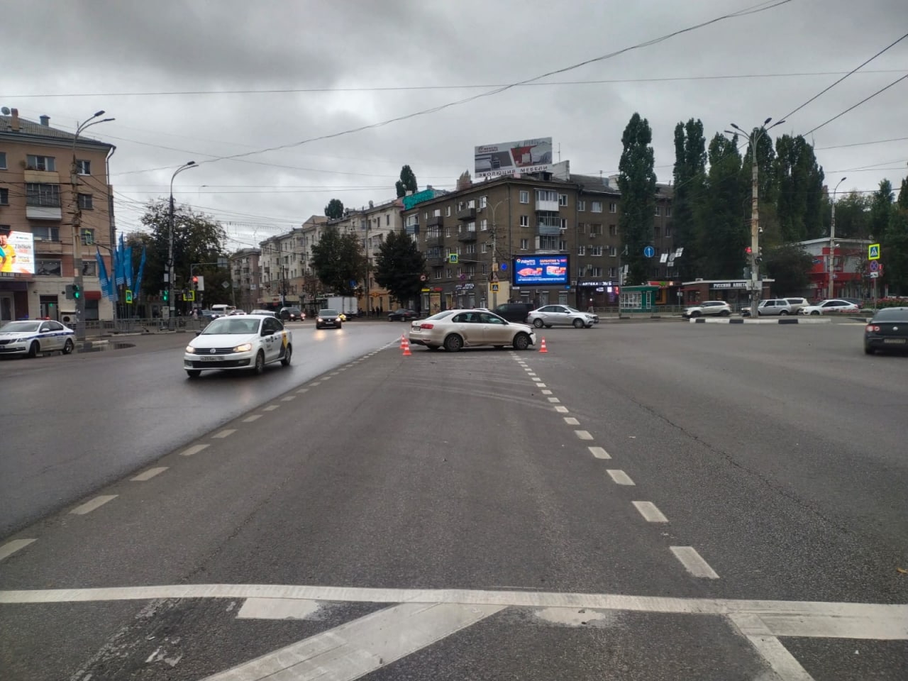 Стрельба в воронеже. Площадь заставы Воронеж. Жизнь после улица. В Воронеже авария на Донбасской Воронеж. Воронеж площадь застава 2005.