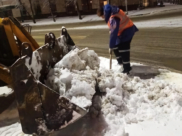 Уборка снега в городе.