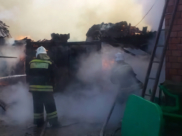 Пожар уничтожил сараи на проспекте Труда.