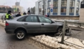 Иномарка снесла ограждение.