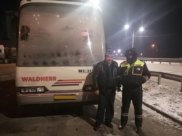 Автобус поломался.