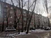 Жители этого дома вынуждены жить без нормального напора воды.
