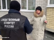 СК опрашивает жителей дома.